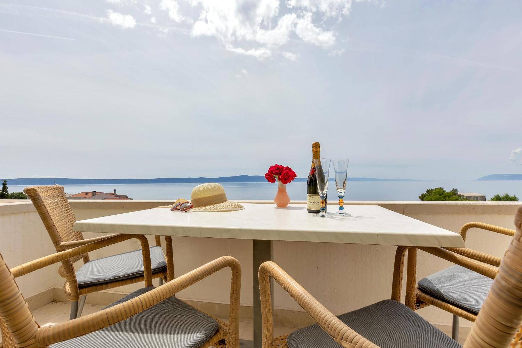 Grand View Apartments Drasnice Bagian luar foto
