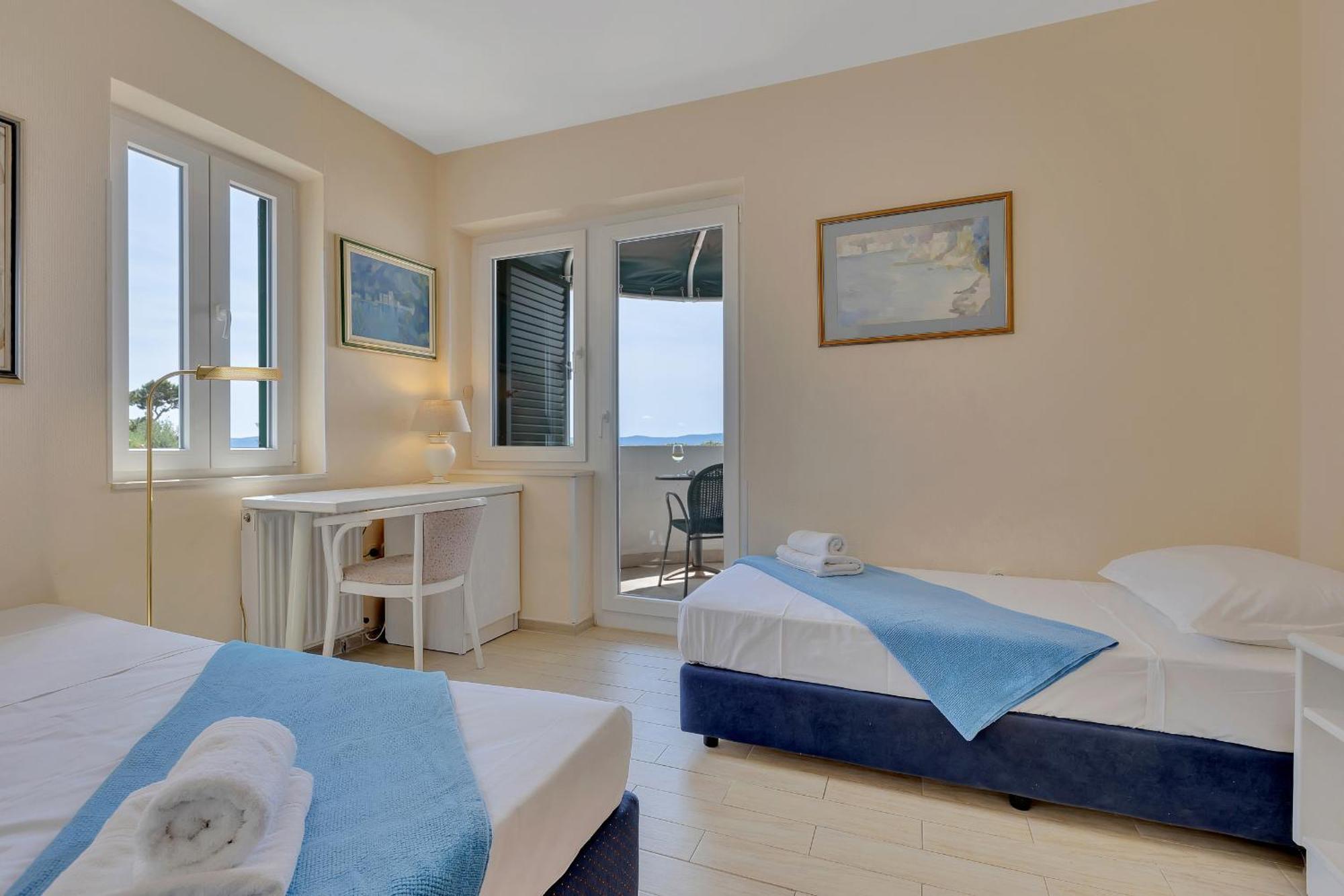 Grand View Apartments Drasnice Bagian luar foto