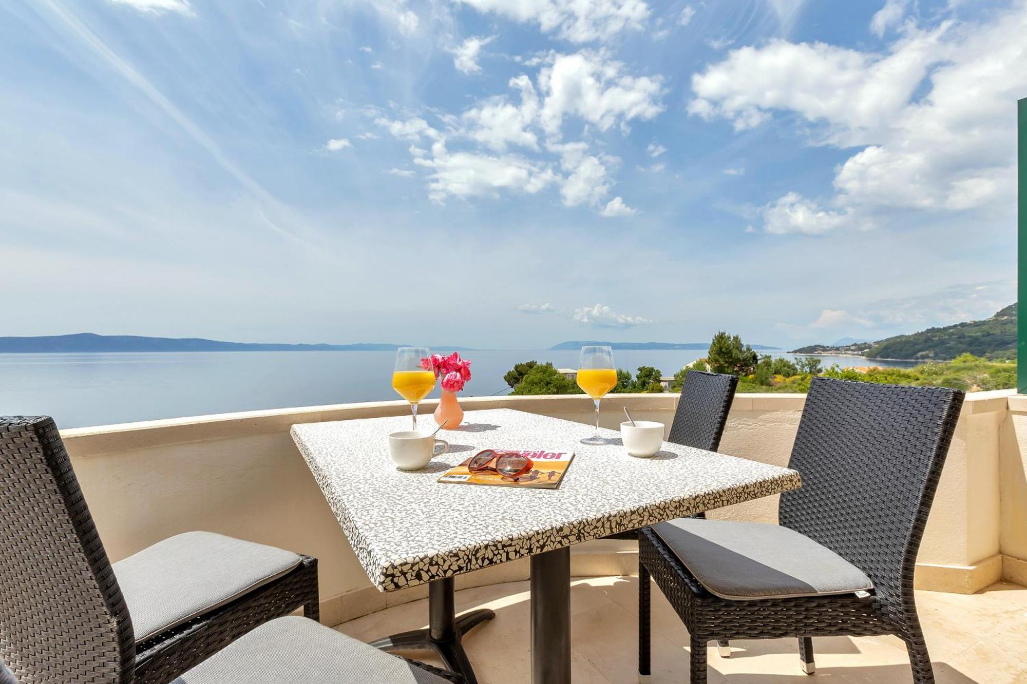 Grand View Apartments Drasnice Bagian luar foto