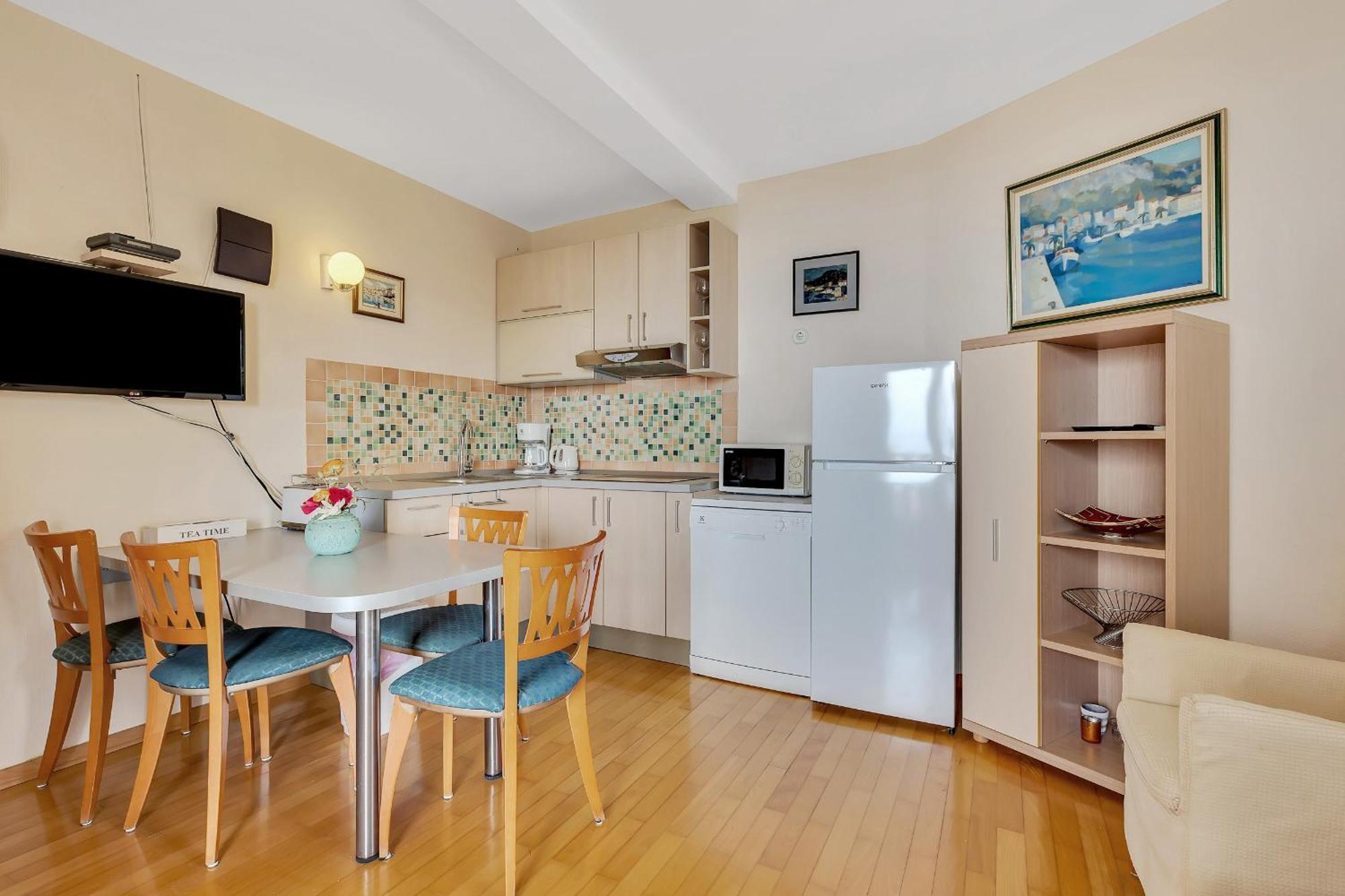 Grand View Apartments Drasnice Bagian luar foto
