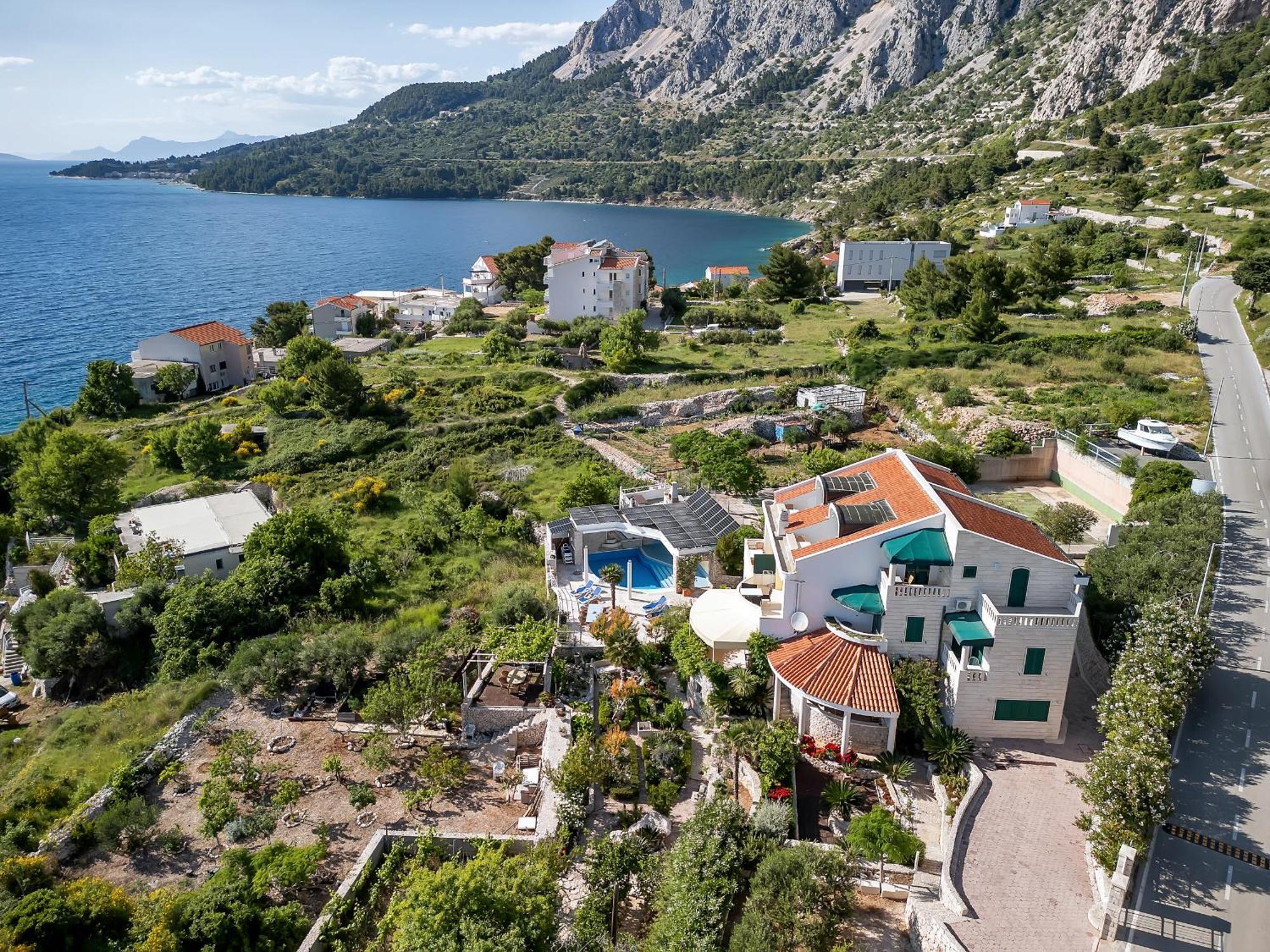 Grand View Apartments Drasnice Bagian luar foto