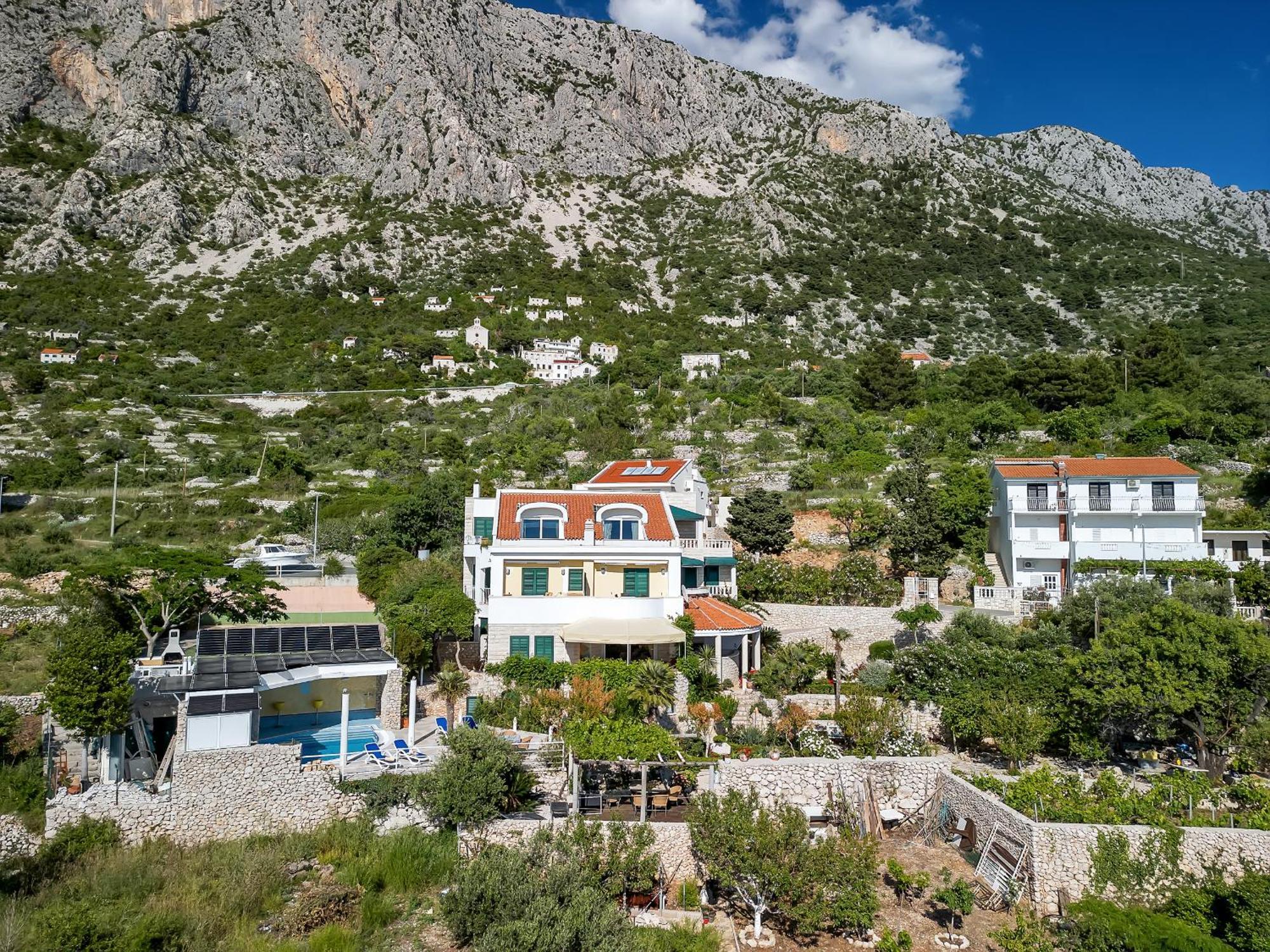 Grand View Apartments Drasnice Bagian luar foto