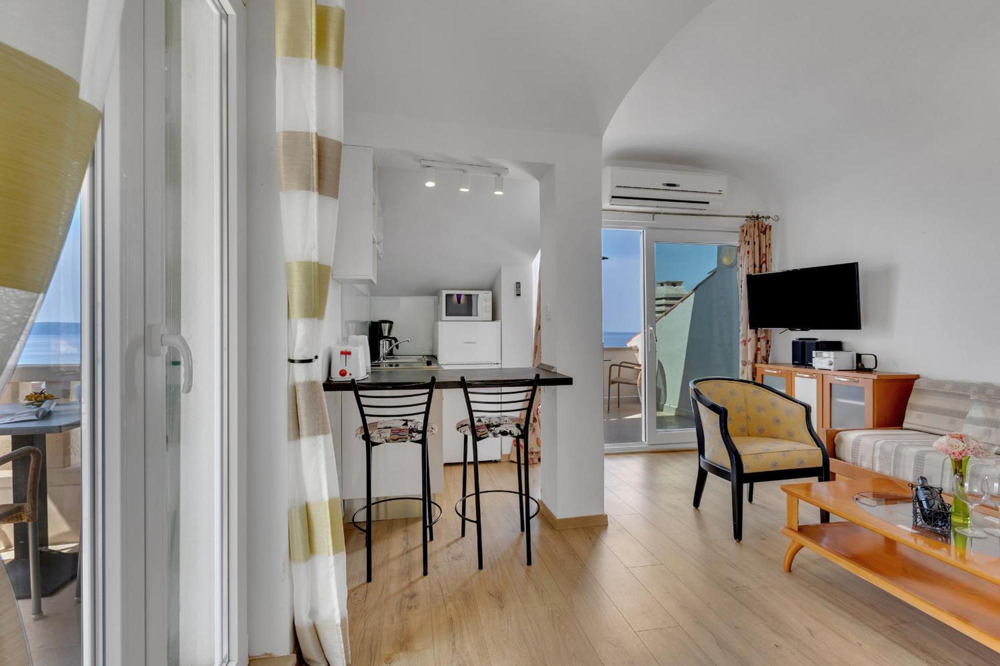 Grand View Apartments Drasnice Bagian luar foto