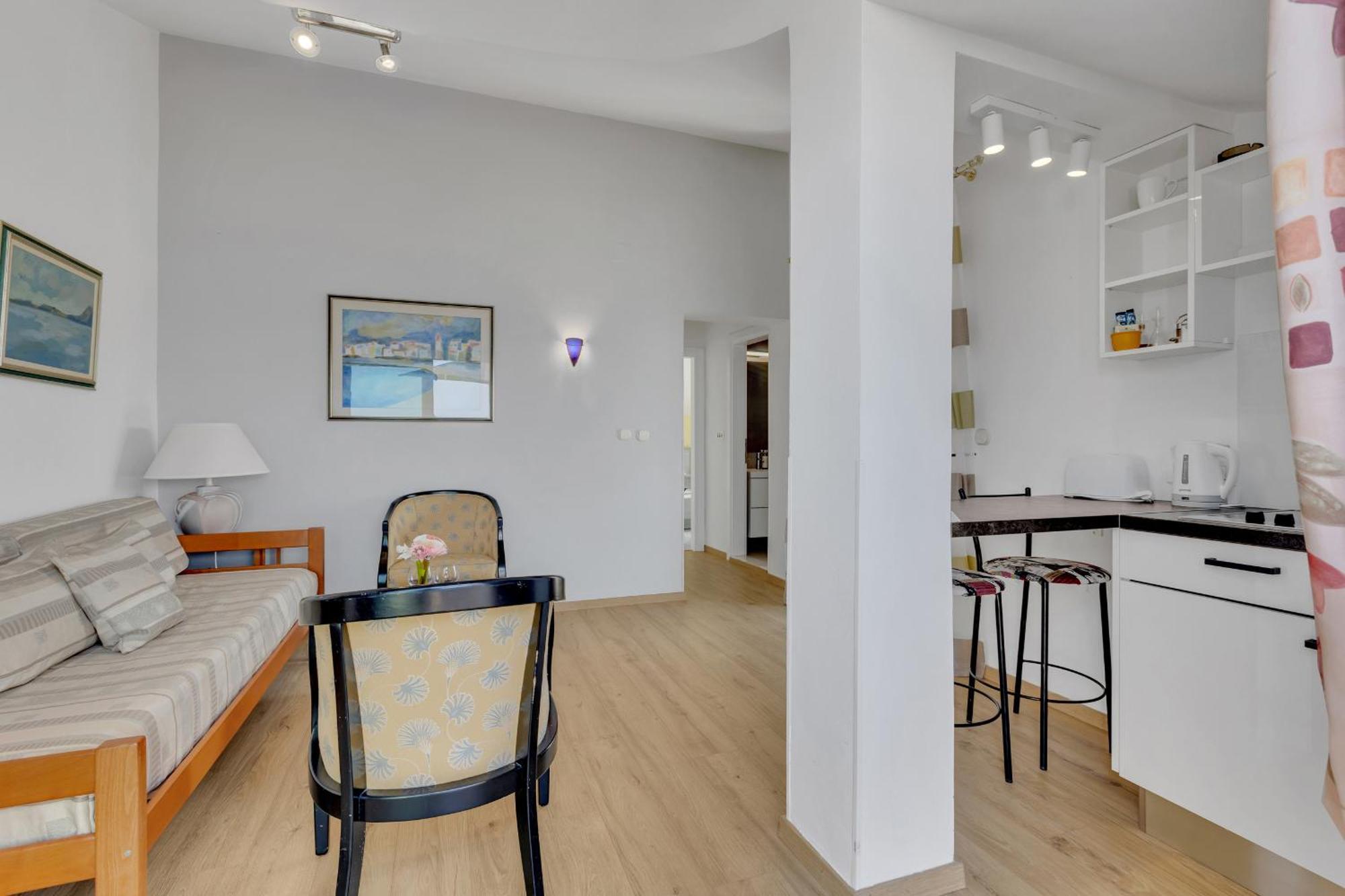 Grand View Apartments Drasnice Bagian luar foto