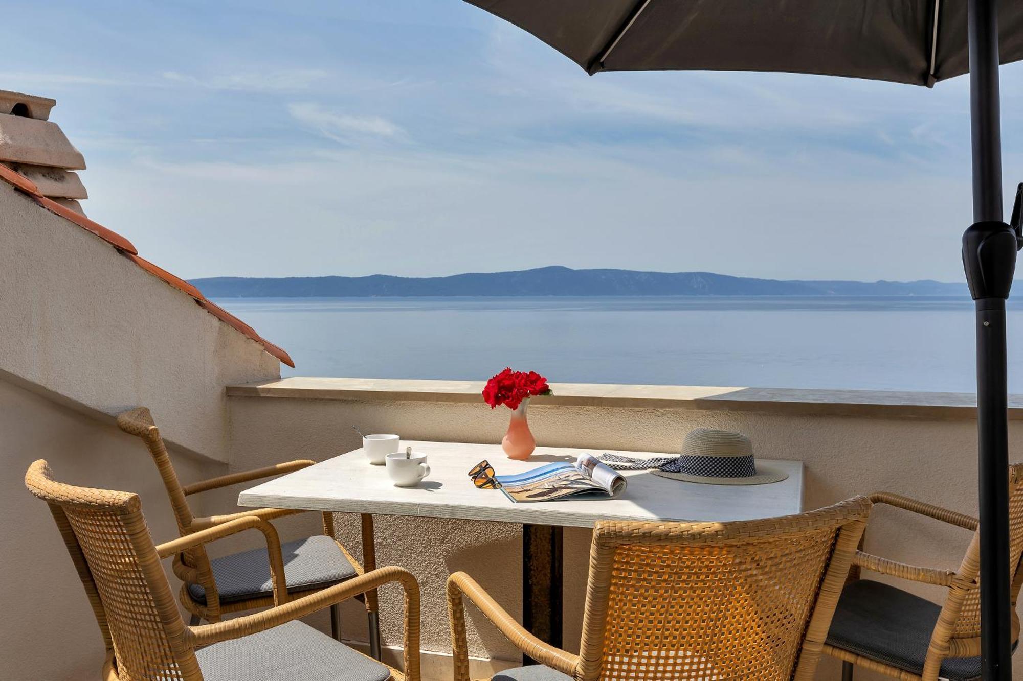 Grand View Apartments Drasnice Bagian luar foto