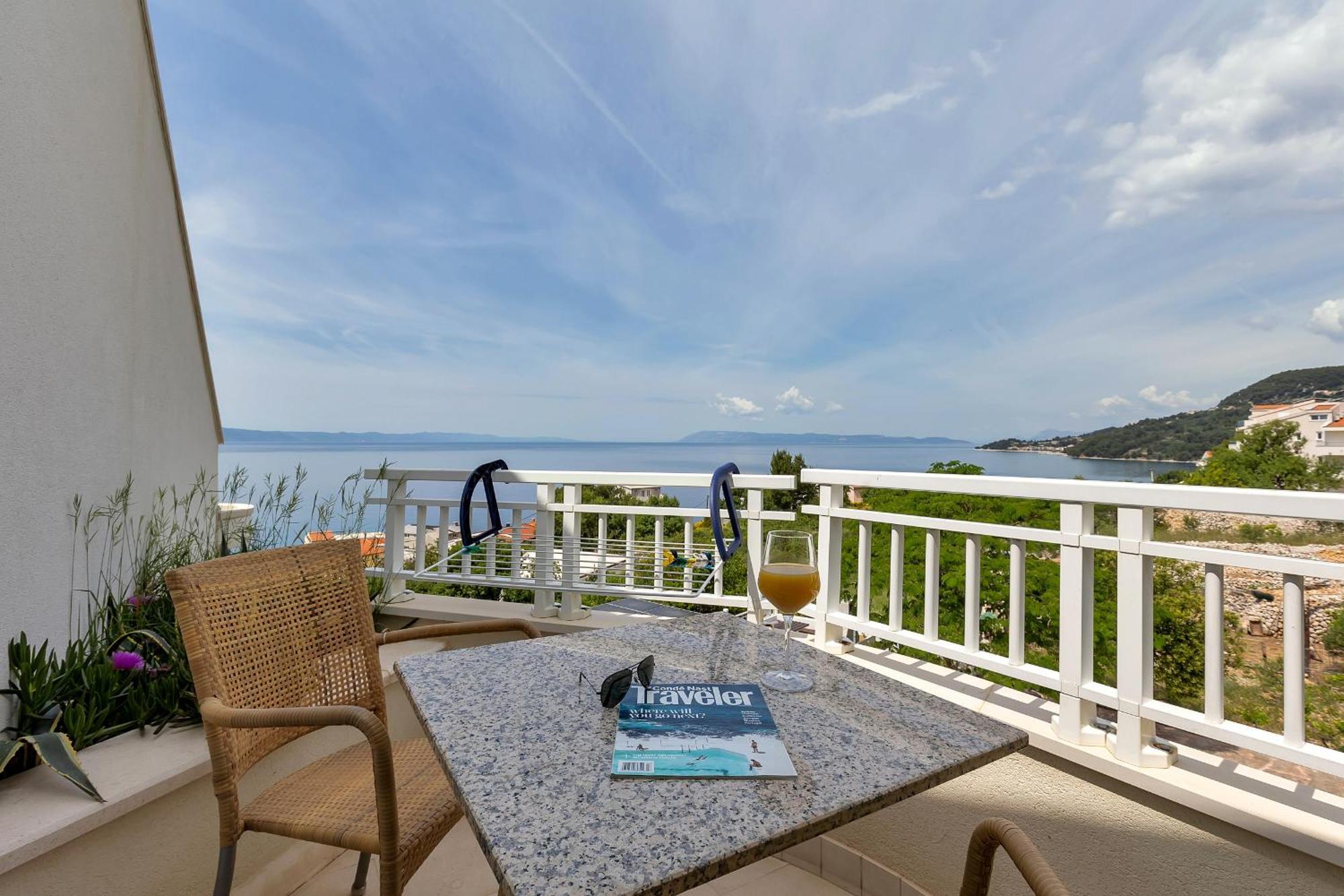 Grand View Apartments Drasnice Bagian luar foto