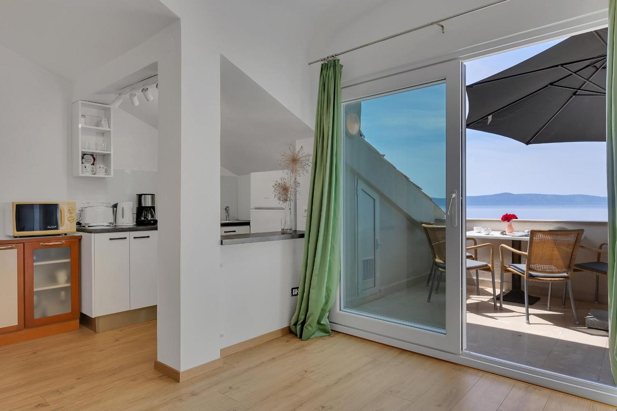 Grand View Apartments Drasnice Bagian luar foto