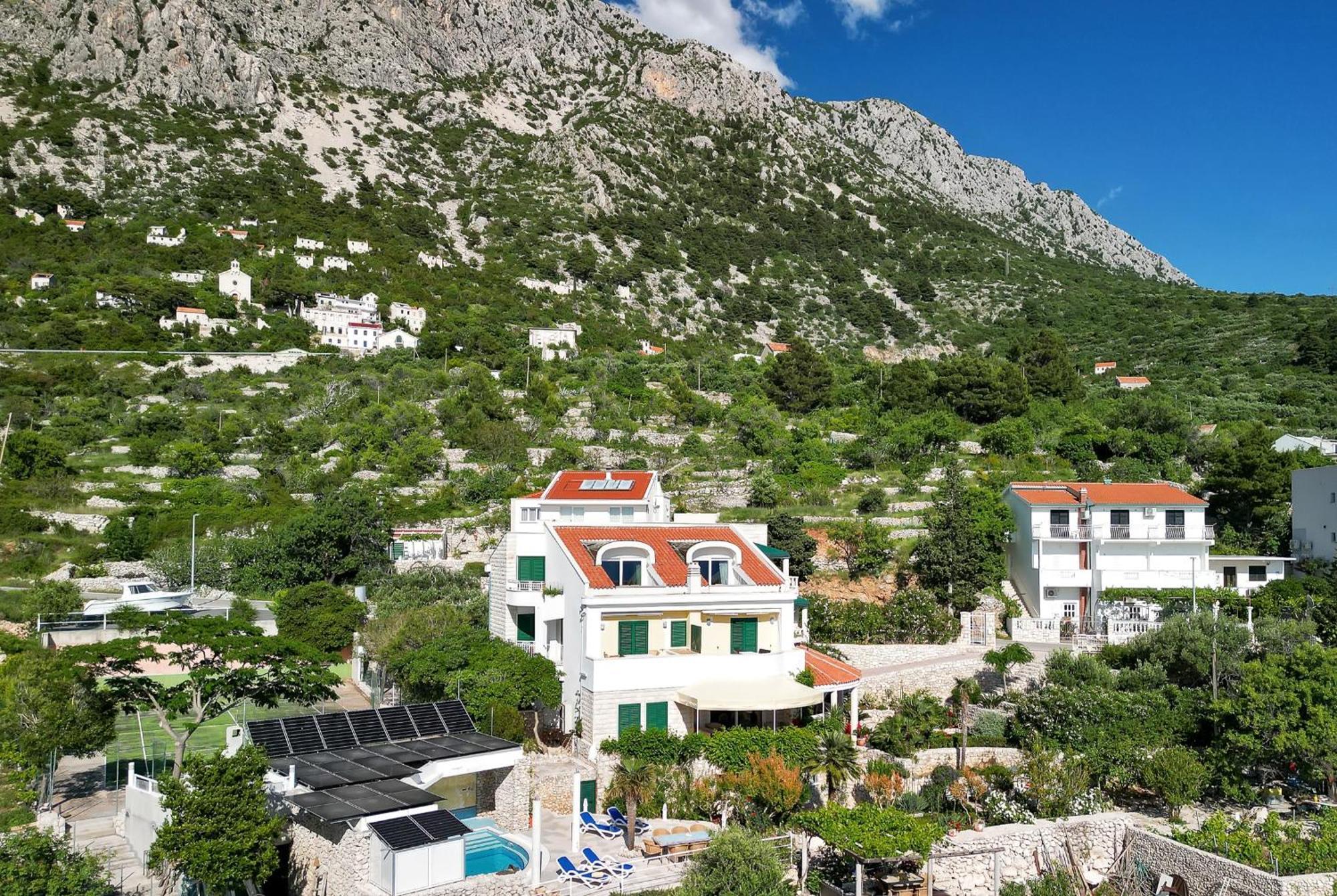 Grand View Apartments Drasnice Bagian luar foto