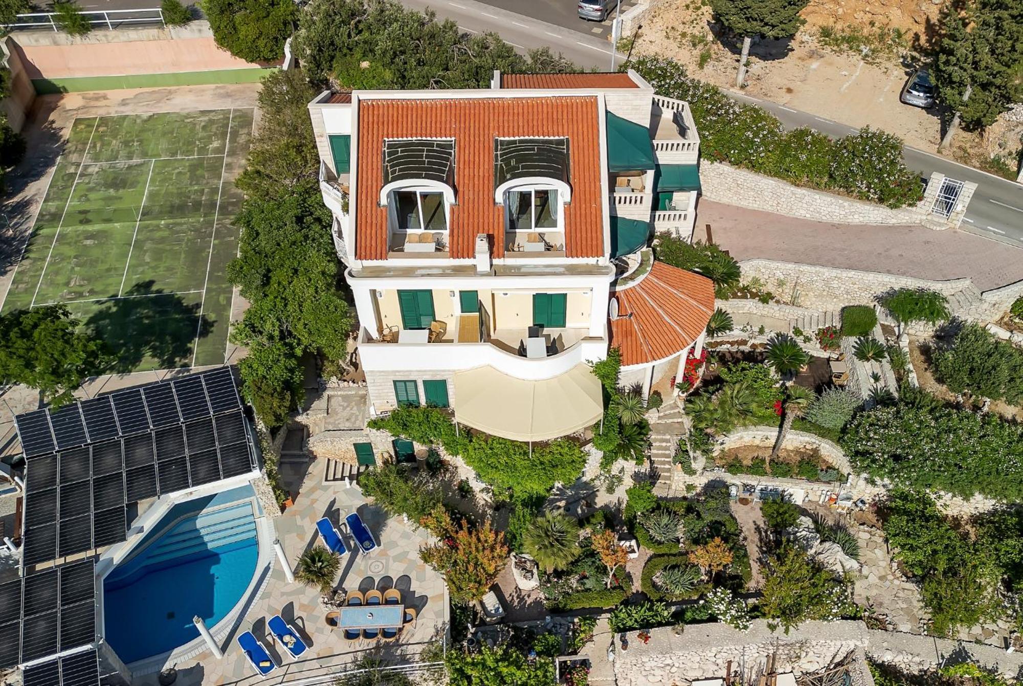 Grand View Apartments Drasnice Bagian luar foto